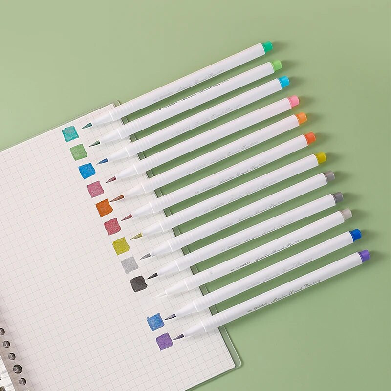 12gab metālisku krāsu marķieru komplekts, vidēji otas uzgaļi un cietie uzgaļi, dažādu krāsu tintes, piemērotas mākslas zīmēšanai, rotājumiem, kartītei m