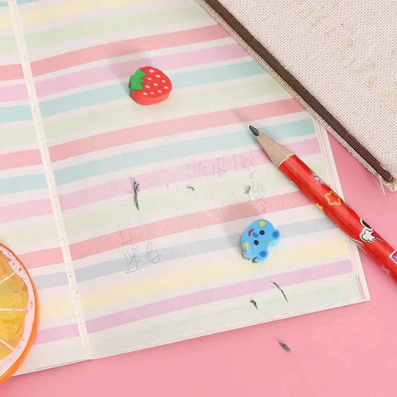 100 tk/komplekt Kawaii Eraser Creative Cartoon Mini Pliiats Kummist Animal Fruit jõulukummid lastele koolitarvete jaoks
