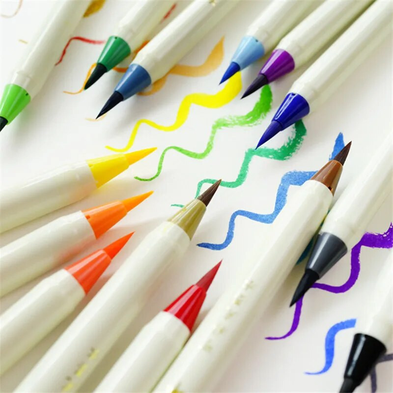 1 gab. Mīksta ota, kaligrāfijas pildspalva, akvareļu marķieris, otiņa, smalkais marķieris, karikatūras dizaina skice manga grafiskais zīmējums