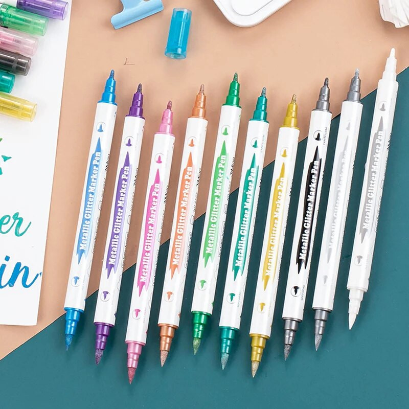 Metāliskas marķieru pildspalvas ar diviem uzgaļiem, zelta metāla pastāvīgie marķieri mākslinieku ilustrācijām, amatniecība, dāvanu karšu izgatavošana, albums