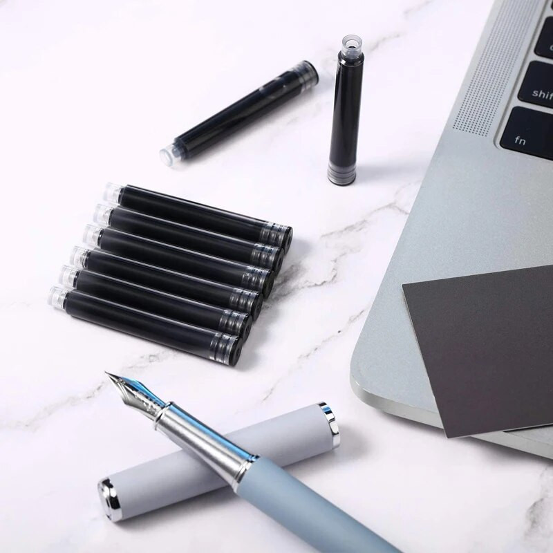 50 vnt. plunksnakočio rašalo kasetės juodos mėlynos raudonos spalvos rinkinys iš 50 užpildymo rašalo kasečių 3,4 mm angos skersmuo Aukšta kokybė