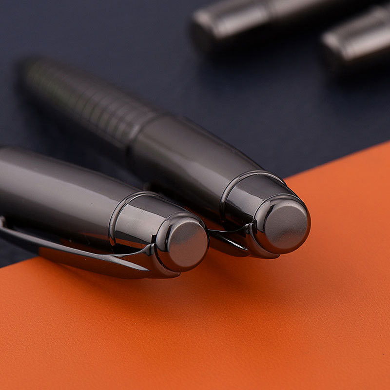 Luksusa, smagas sajūtas metāla lodīšu pildspalvas Skolas biznesa biroja paraksta rullīšu pildspalva Rakstāmā lodīšu pildspalva Studentu kancelejas piederumi