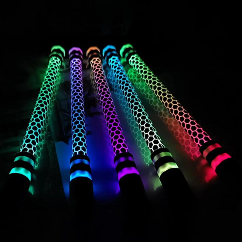 Flash Creative Põrutuskindel pöörlev pliiats Välklamp Värvilised tuled Dekompresseeriv harjutuste käepideme sõrmepliiats õpilastele kingituseks