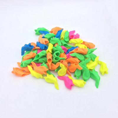 20 tk. Uus armas silikoonist kalast pliiatsi käepide, õpilastele mõeldud kirjutusklambritega pliiatsi varrukas.