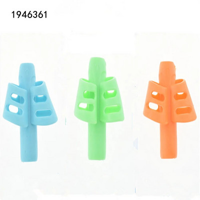 3gab. Divi pirksti Pildspalvas rokturi Mazuļa vingrojumi Rakstīšana Pildspalva Rakstīšana Stājas korekcija Studentu skola Kā dāvana