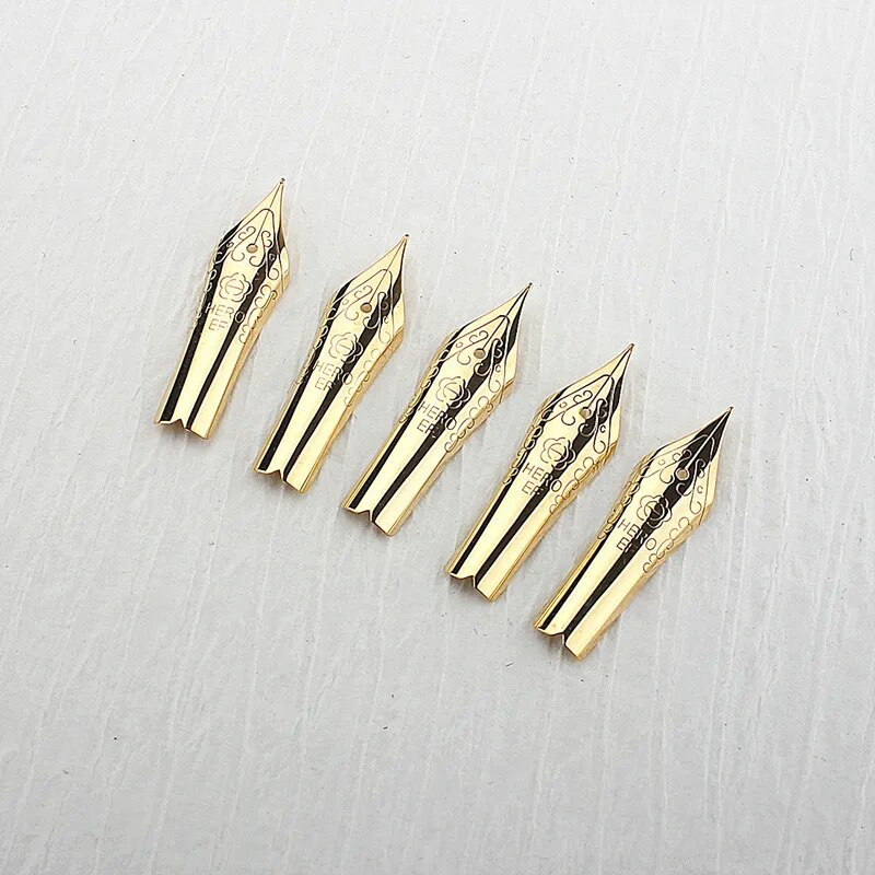 4 tk Hero täitesulepea, 26 otsaga kuldne paljude seeriate jaoks, mida saab vahetada kirjatarbed õpilaste kontoritarbed