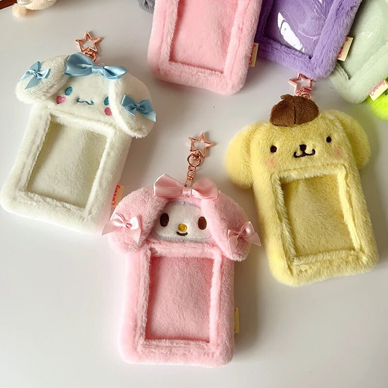 Armsad multifilmitegelased plüüsis Kpop albumi kaardihoidja Bussikaart panga ID-kaart kaitsev ekraanivarrukad õpilaste kott ripats kingitus