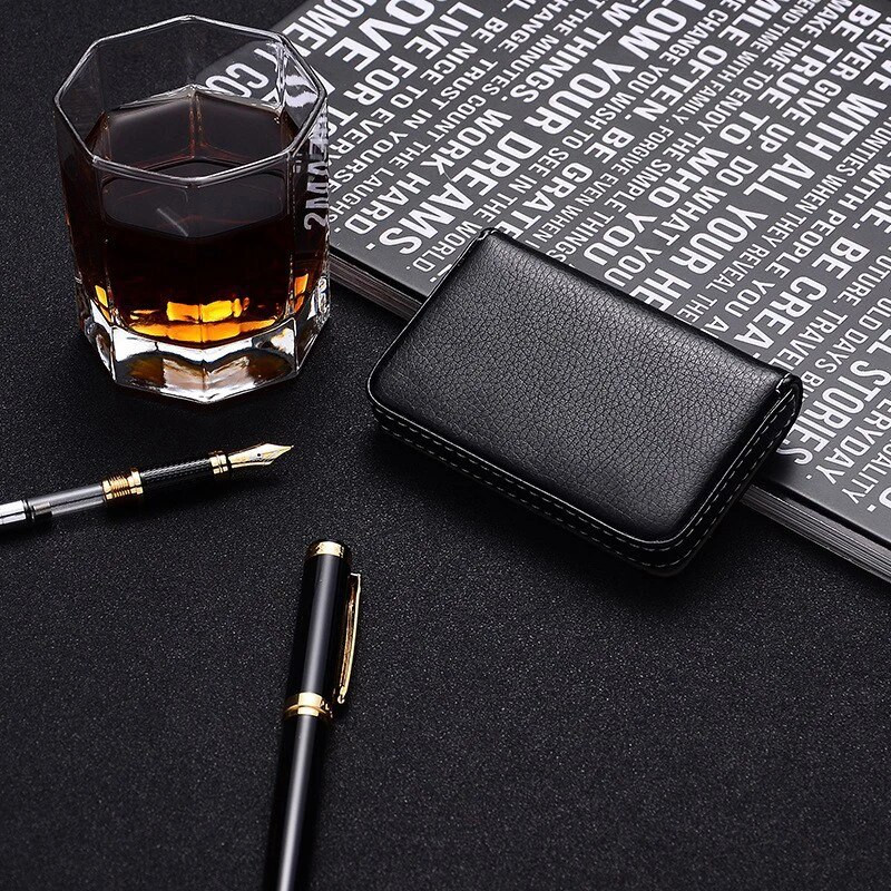 Δερμάτινη θήκη επαγγελματικής κάρτας PU με μαγνητική πόρπη Λεπτή θήκη ονομαστικής τσέπης Φορητή θήκη πιστωτικής κάρτας μεγάλης χωρητικότητας