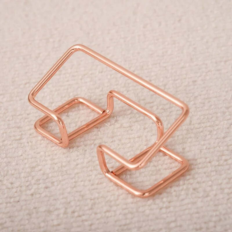 Cieta metāla vizītkaršu turētāji Modes veidošanas pārklājums gludeklis vizītkaršu turētāji biroja galda organizators