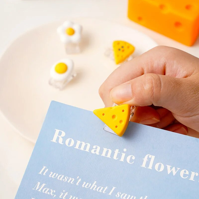 4 gab. Radoša multfilma, sveķu mini klipu komplekts /dzīvnieku augļi, jaukas saspraudes / mazi amatniecības foto knaģīši Kawaii kancelejas piederumi