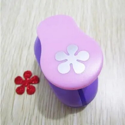 53 stila 2,5 cm ar rokām darināti amatniecības un scrapbooking rīki Papīra perforators fotoattēlu galerijai DIY dāvanu karšu perforatori Reljefa ierīce YH15