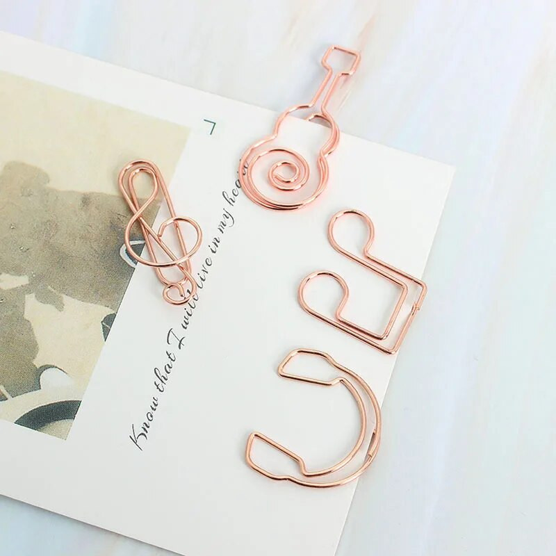 10 tk Loominguline kitarrimuusika noot Metallist kirjaklambrid Kõrvaklappide kuju Järjehoidjad Õpilased Kirjatarbed Kontor Kooliköitmistarbed