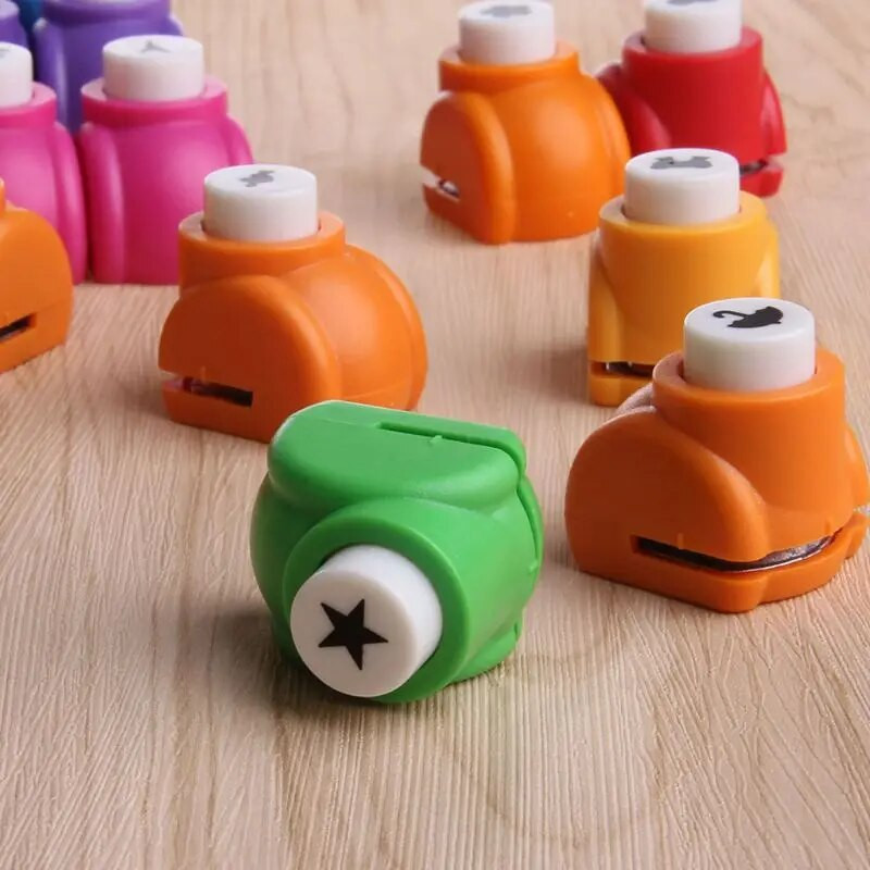 Διάτρητες λευκωμάτων χειροποίητα κοπής καρτών χειροτεχνίας καλιόν εκτύπωσης DIY Χαρτί λουλουδιών Σχήμα διάτρησης τρυπών χειροτεχνίας