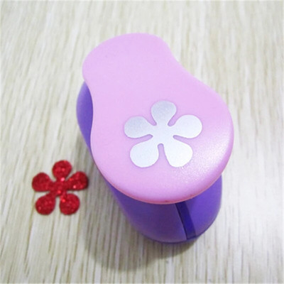 Gėlių „Furador“ „pasidaryk pats“ iš popierinio pjaustymo putplasčio aparatas perforatorius „Scrapbooking“ darbo taupymas, skirtas vaikams „Hole Punch“ įspaudimas 2,5 cm paveikslas, rankų darbo