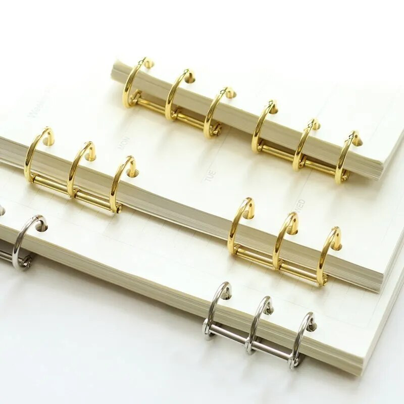 2 gab. Metāla, brīvu lapu piezīmjdatora iesiešanas gredzeni albuma albuma klips Amatniecības fotoattēlu albums metāla gredzenu stiprinājuma rakstāmgalda kalendāra aplis