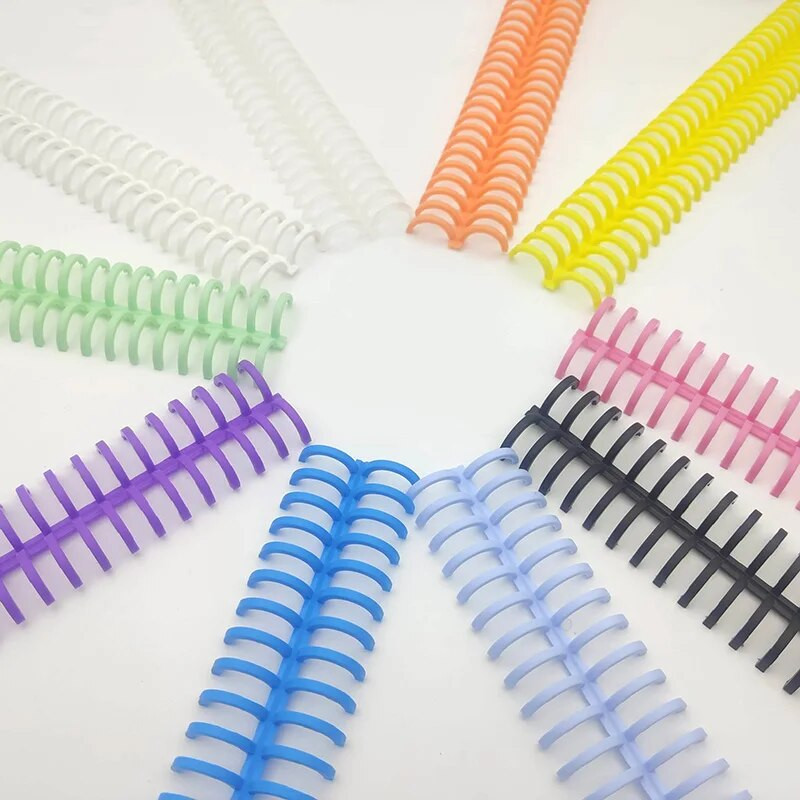 Λωρίδα βιβλιοδεσίας 16 χιλιοστών A4 30 οπών Κλιπ βιβλιοδεσίας με χαλαρό φύλλο για σημειωματάριο Κλιπ σπειροειδούς πηνίου Χαρτί Πλαστικά βιβλιοδεσία για το σχολείο