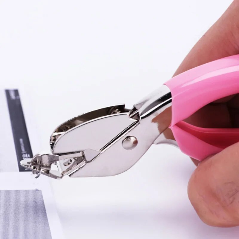 Mini profesionalus rankinis, ilgaamžis ištraukiamas ištraukiamas segtuko segtuvo įrišimo įrankis, labai patvarus, patvarus, patogus metalinis segtukų nuėmiklis