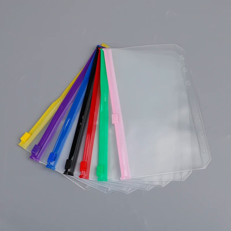 4gab A6 6 caurumu iesiešanas kabatas Ūdensnecaurlaidīgas PVC aploksnes Rāvējslēdzēja iesiešanas maisiņi Ceļotāju piezīmju grāmatiņas organizators