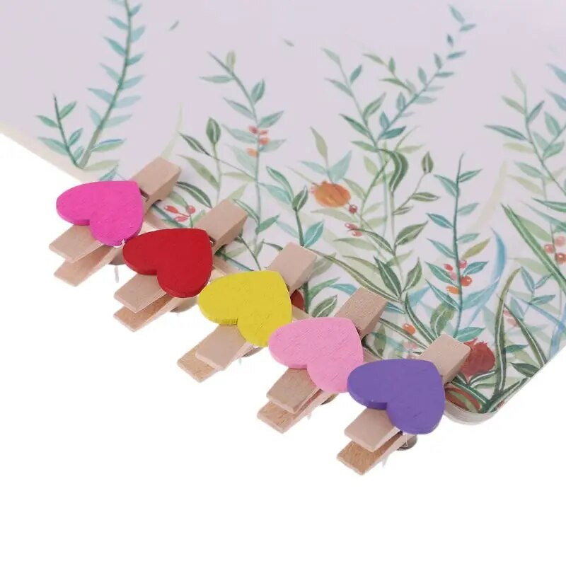 20/50 gab. Spiedtapas ar koka klipšiem Sirds spraudeņi Spraudņi korķa dēļiem Mākslas darbi Piezīmes Fotogrāfijas Amatniecības projekti