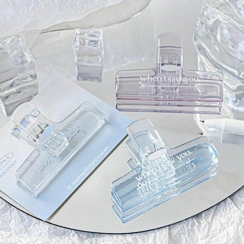 Viegls failu saspraudes, necaurlaidīgs pret kritienu, vietu ietaupaošs albuma vīles skava.