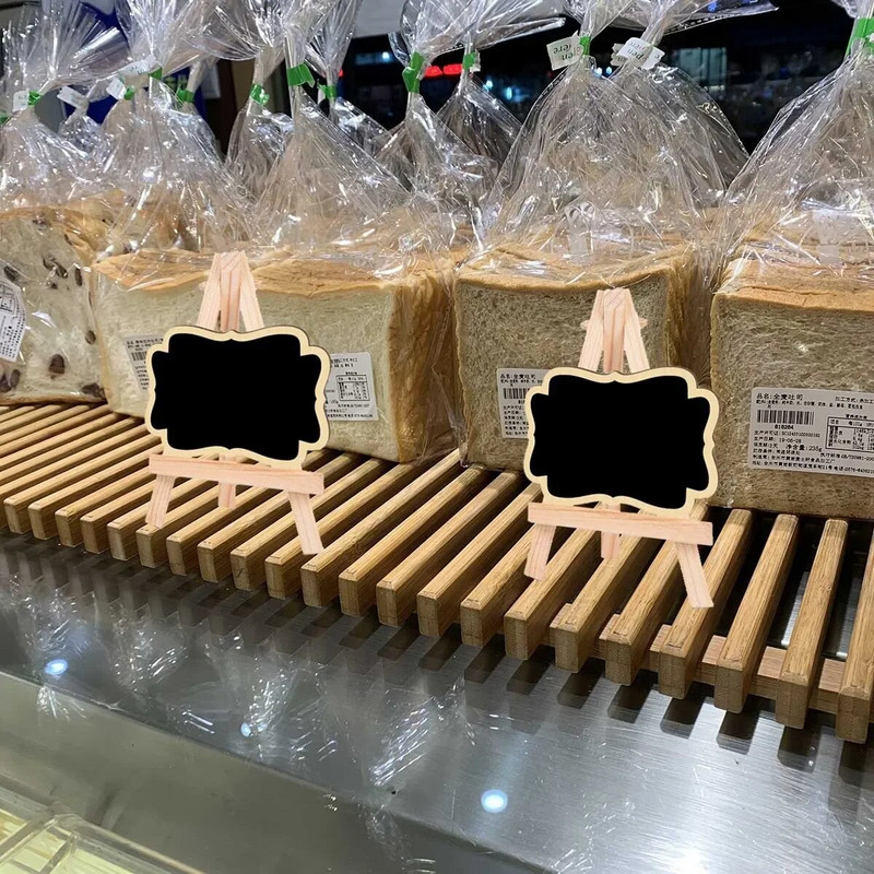 5/10 sád mini drevených tabúľ, štítkov s menu, čipov, veľkých a malých násteniek, tabuľových dekorácií, svadobných a večierkových dekorácií, ozdôb, rekvizít na poznámky.