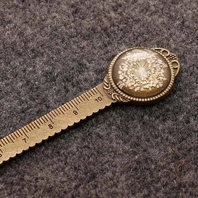 1 tk loominguline retropronks ümmargune järjehoidja 10 cm joonlaud vintage metallist värvilised lillelised klaasist kalliskivid raamatulehe markerina