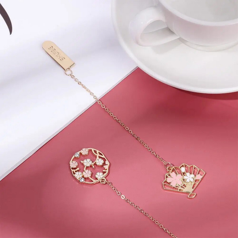 Retro-hiina stiilis astronaut tutt Punase krooniga kraana ripatsiga isikupära raamatuklipp Järjehoidja Lehekülje märk