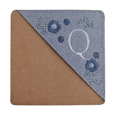 Letter AR käsitsi tikitud nurga järjehoidjad vildist kolmnurga marker Järjehoidjad kingitused lugemissõpradele lugejale õpetaja kingitus