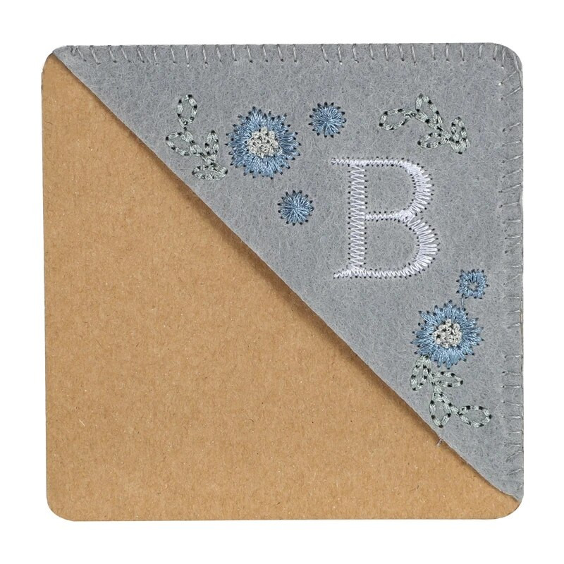 Letter AR käsitsi tikitud nurga järjehoidjad vildist kolmnurga marker Järjehoidjad kingitused lugemissõpradele lugejale õpetaja kingitus