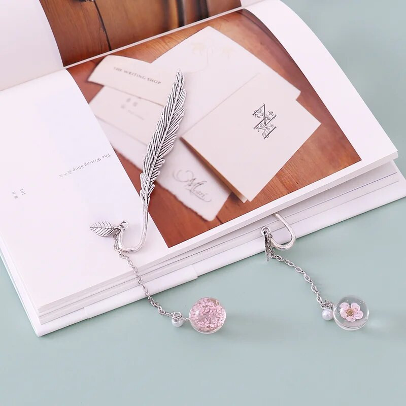 Metāla grāmatzīme Jauka multfilma Skaista, forša grāmatu lapa Atzīme Studentu kancelejas piederumi Skolas piederumi Grāmatzīmes grāmatām skolotāja dāvana