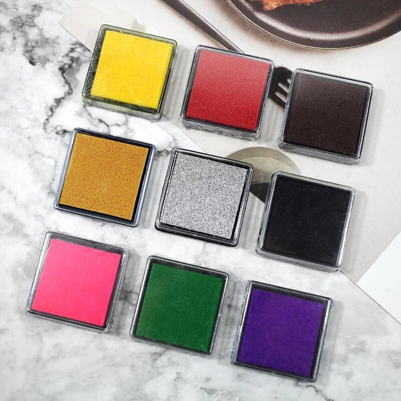 1 rinkinys, 15 spalvų mielas rašalo pagalvėlės, pagamintos aliejaus pagrindu, „pasidaryk pats“ rašalo pagalvėlės, skirtos guminiams antspaudams, audinių iškarpoms, vestuvių dekoravimui, pirštų atspaudų antspaudų padėklas