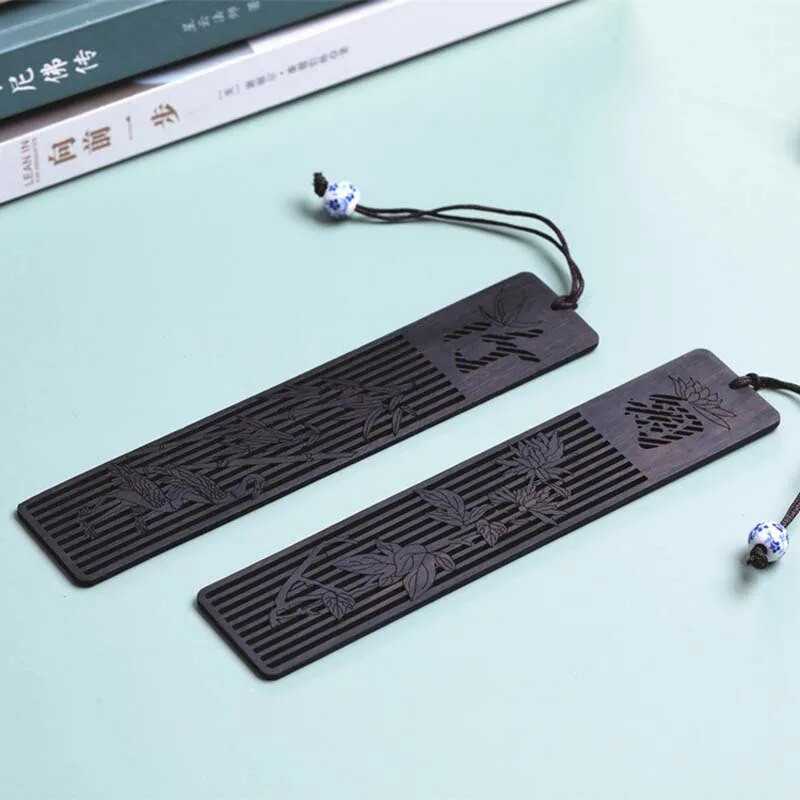 Radošas plūmju bambusa koka grāmatzīmes ķīniešu stila orhideju dobu grāmatu zīmes skolas audzēkņiem, kas lasa kancelejas preces Biroja piederumi