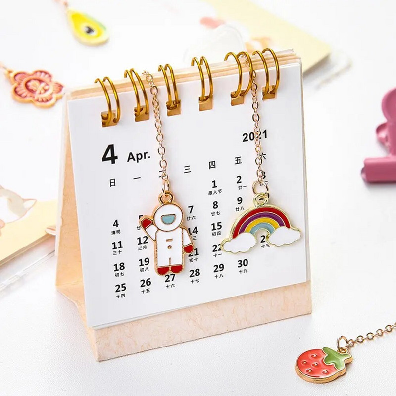 Cute Ins Style Metal Creative Tutt Järjehoidja Multi Styles Raamatuklamber Loomade Puu Astronauti Raamatuhoidja Positsioneerimisklamber