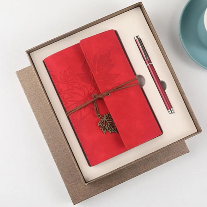 Užitočný ľahký zápisník s voľnými listami v retro štýle s javorovým listom ako darčekový zápisník s náčrtom