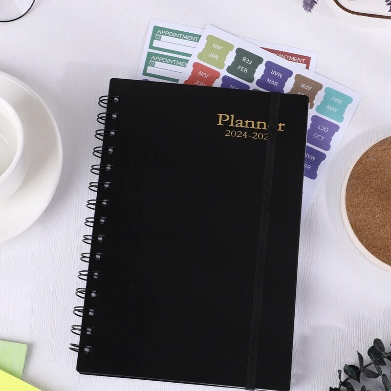 18-mesačný týždenný kalendár, zápisník A5, anglický, cievkový zošit, zákazkový prevrátený špirálový opasok, mesačný zápisník, kancelárske potreby