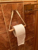 Držiak na toaletné utierky z dreva, nástenný trojuholníkový držiak na toaletné utierky