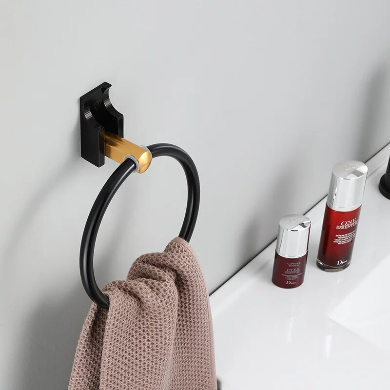 Erdvė Aliuminio sulankstomas dizainas Juodi rankšluosčių žiedai Rankšluosčių laikiklis Apvalus sieninis rankšluosčių kabykla Vonios kambario priedai Aparatūra