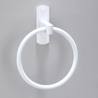 Valge käterätikurõnga ruum, alumiiniumist seinale kinnitatav vannirätikuhoidja, ümmargune riidepuu riiul köögi tualett-vannitoa tarvikutele