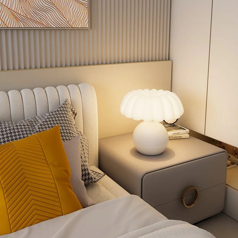 Kreminės spalvos naktinė stalinė lempa Prancūziško stiliaus akių apsauga grybų dekoratyvinė moliūgų lempa Vaikų kambario lempa Naktinė lemputė