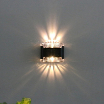 LED saulės sieninis šviestuvas lauko vandeniui atsparus aukštyn ir žemyn Šviečiantis apšvietimas Sodo apdaila Saulės šviestuvai laiptai tvora Saulės lempa