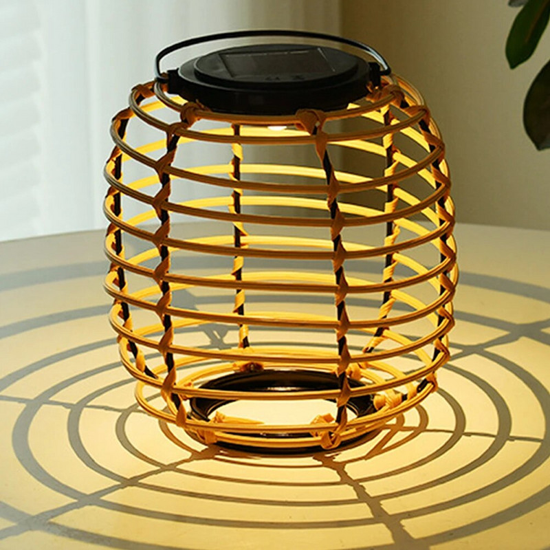 Päikeseenergia aiavalgus maalähedane käsitsi kootud PE-rotangist lamp Päikeseenergial töötav ripplatern sisehoovi maastikuaia kaunistamiseks