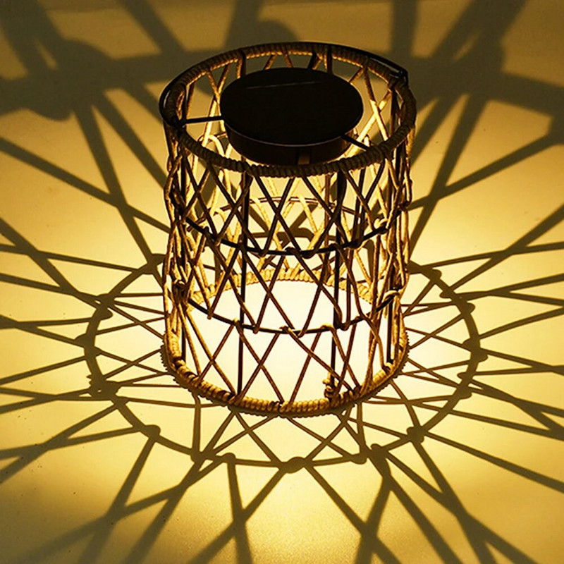 Päikeseenergia aiavalgus maalähedane käsitsi kootud PE-rotangist lamp Päikeseenergial töötav ripplatern sisehoovi maastikuaia kaunistamiseks