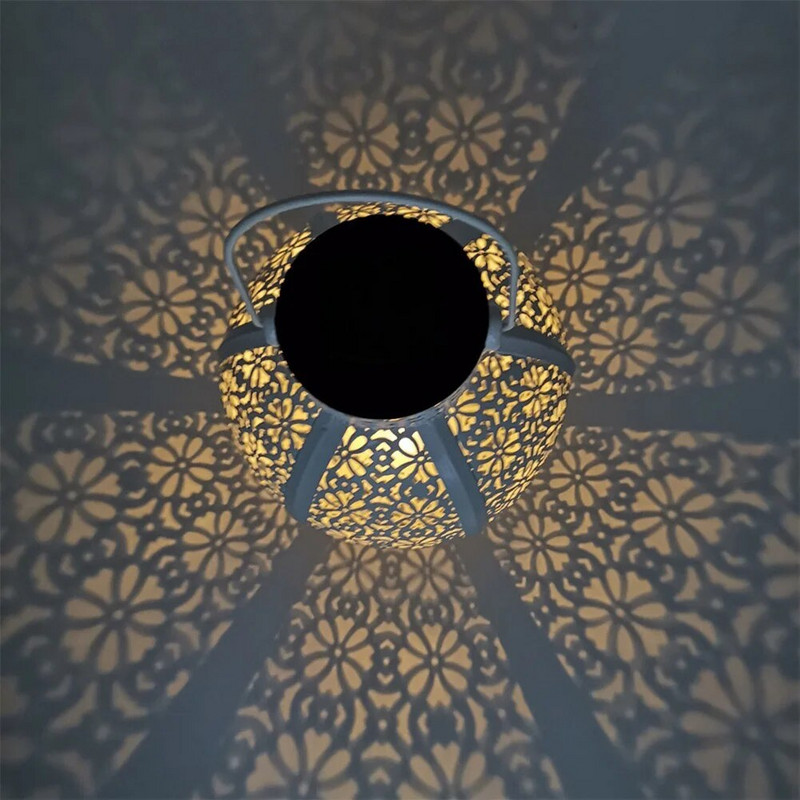 Klasiskā saules LED dzelzs mākslas dobu laternu gaisma ūdensnecaurlaidīga saules lampa āra dekoram piekarināma lampa projektora lampa pagalmam