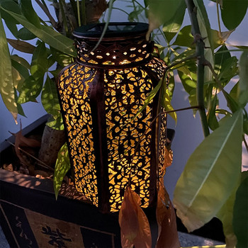 Led слънчева светлина Ретро фенер Висяща светлина Iron Art Vintage Lantern Pathway Lamp with handle for Garden Tree Patio Fence Yard