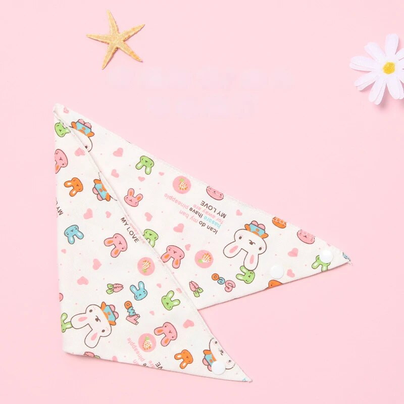 Mīkstas kokvilnas zīdaiņu priekšautiņi kartona Dzīvnieku trīsstūrveida šalle Jauki zīdaiņu priekšautiņi Ērts siekalu un zobu dvielis siekalu dvielis