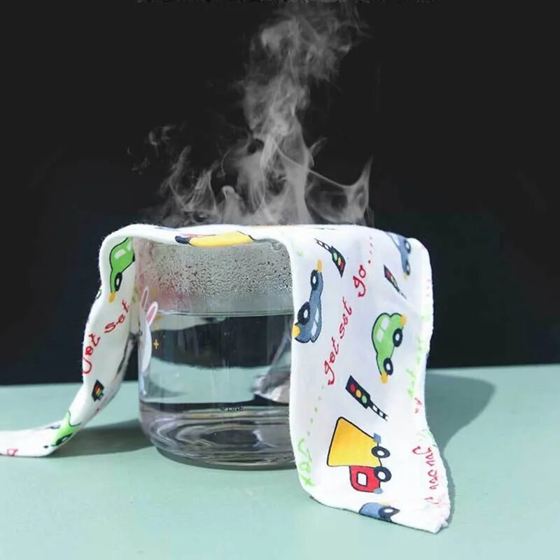 Mīkstas kokvilnas zīdaiņu priekšautiņi kartona Dzīvnieku trīsstūrveida šalle Jauki zīdaiņu priekšautiņi Ērts siekalu un zobu dvielis siekalu dvielis