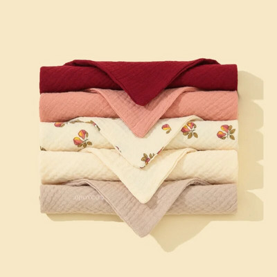 5 tk/komplekt Pehmest puuvillast beebipudipõlled Ühevärvilised beebitoitmispudipõlled Lillelised nööpnööbiga kolmnurkrätik vastsündinu tarvikud