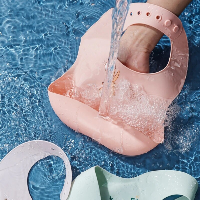 Silikoonist beebi rinnatükk Veekindel lapsed poiss, tüdruk söötmisasjad Reguleeritav söötmispõll toiduklass Multikas röhitsemine sall Väikelapse rinnatükk