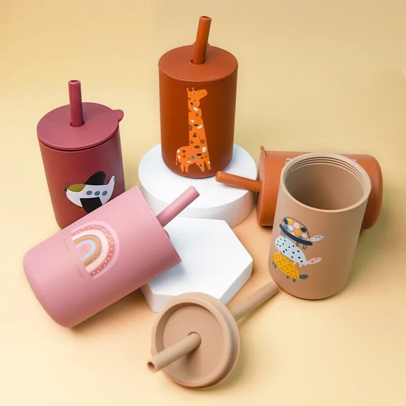 Dječja silikonska čašica s poklopcem, prijenosna čašica za piće, bez BPA, dječja čašica za hranjenje protiv curenja, protuklizna, prehrambena 150 ml