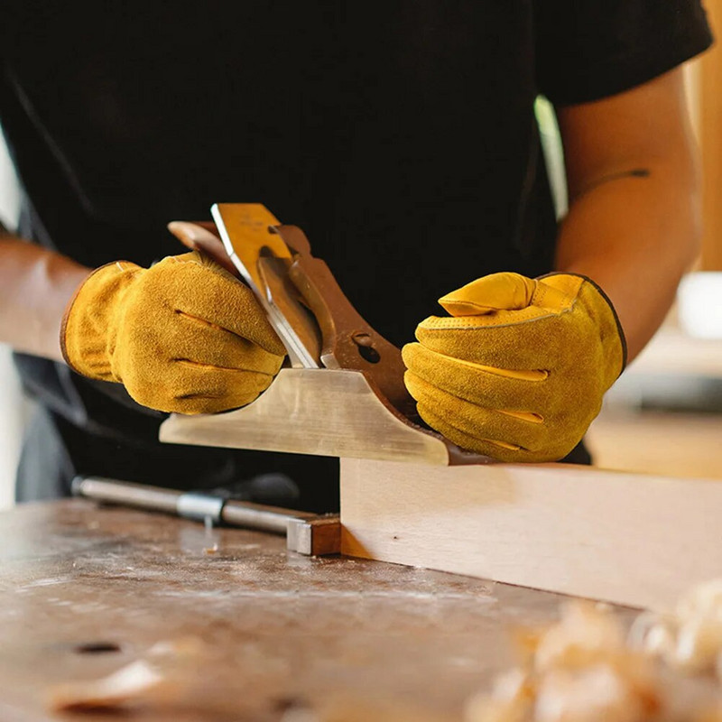 1 Ζεύγος Μαλακά Γάντια Ασφάλειας Εργασίας από δέρμα αγελάδας Συγκόλληση Κυνήγι Οδήγηση Αγρόκτημα Κήπος Ασφάλεια Προστασία Ασφάλεια Εργαζομένων Μηχανικός Γάντια